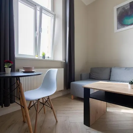 Daire Cozy And Bright- Golden Apartments- Green Area- Old Town *